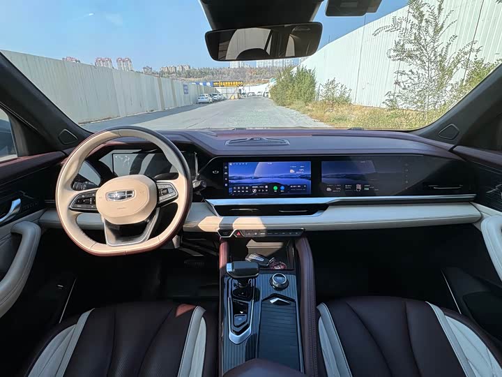 Фото 9 - Geely Monjaro