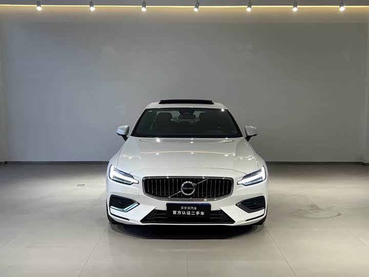 Фото 2 - Volvo S60