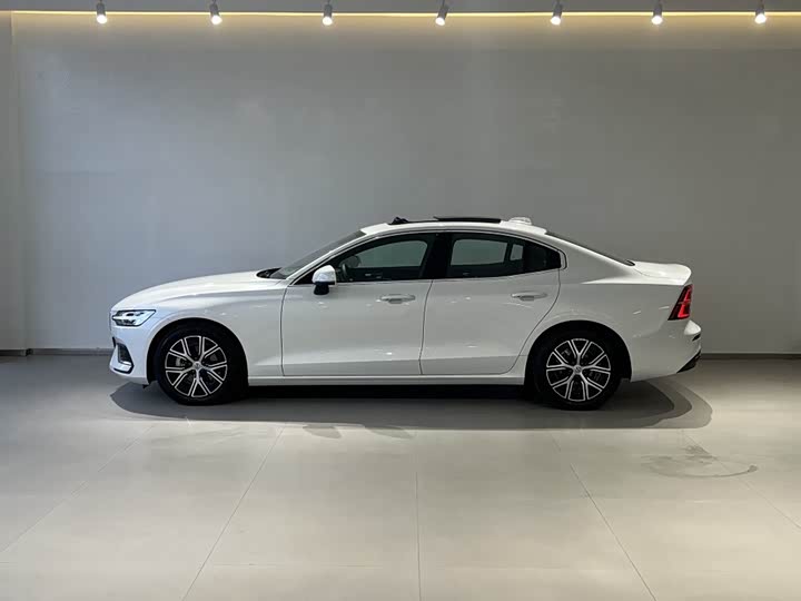 Фото 3 - Volvo S60