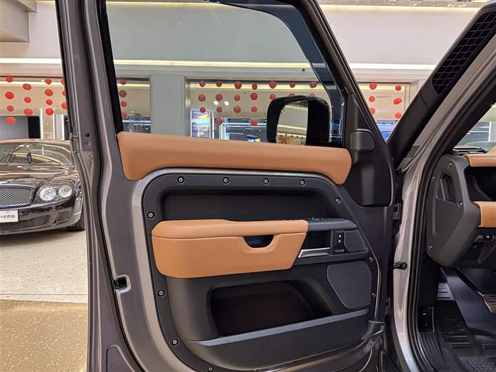 Фото 13 - Land Rover Defender