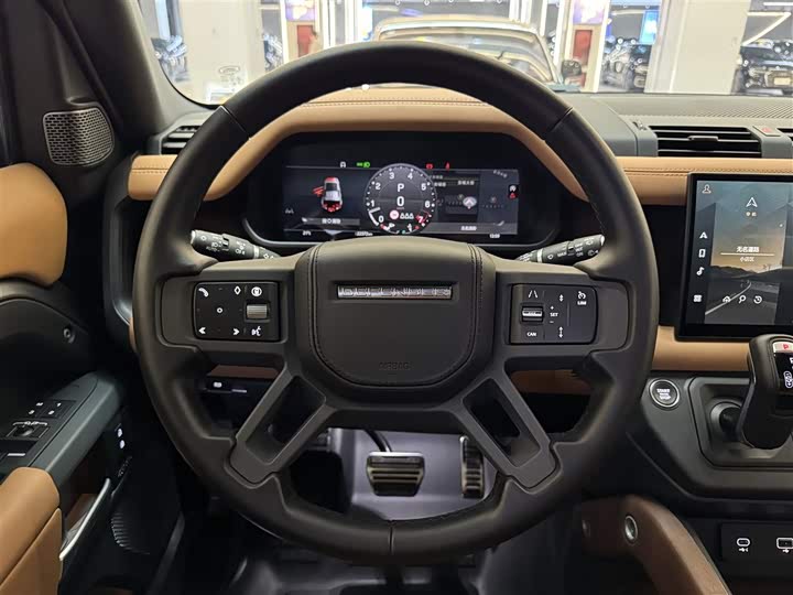 Фото 18 - Land Rover Defender