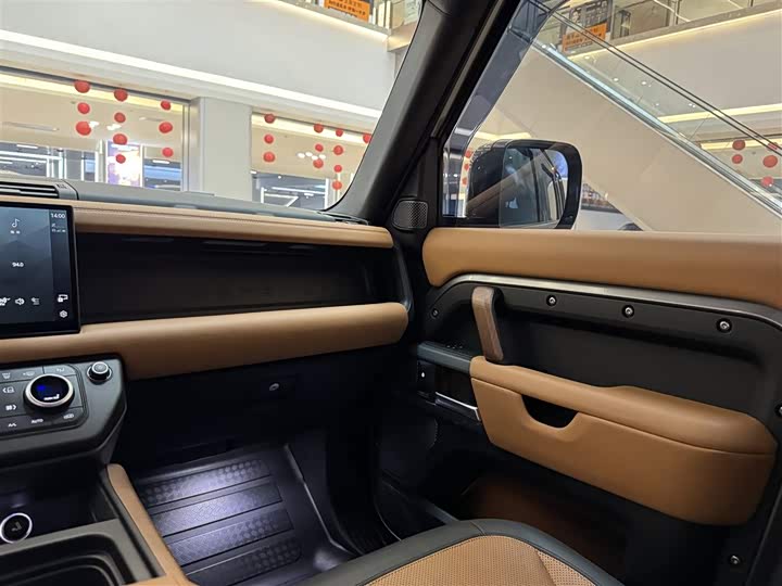 Фото 24 - Land Rover Defender