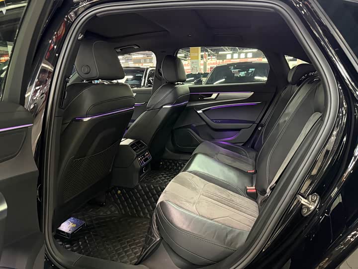 Фото 9 - Audi A6L