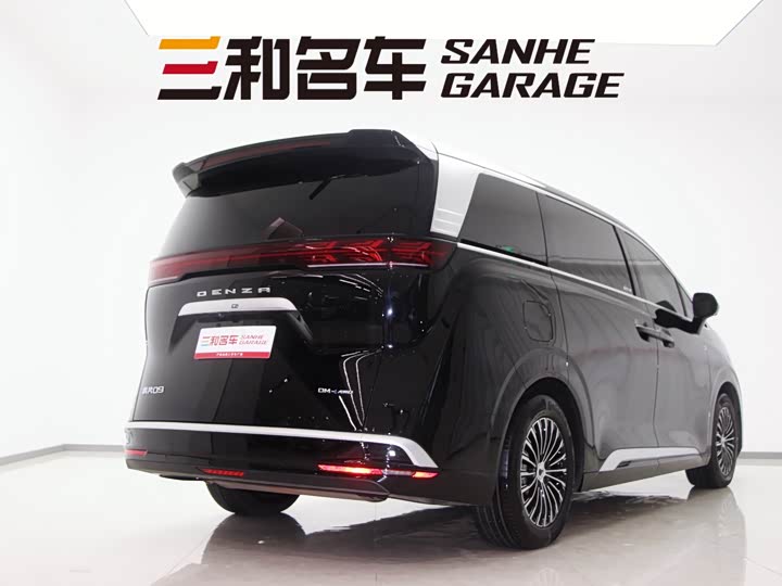 Фото 5 - Denza D9