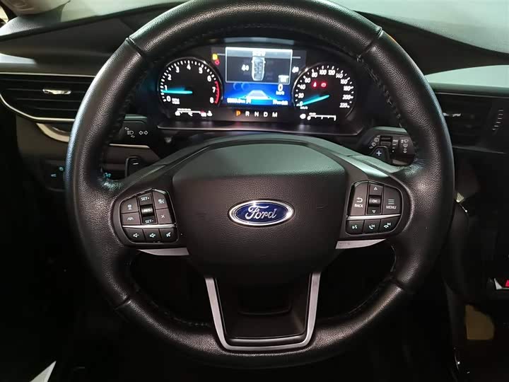 Фото 3 - Ford Explorer