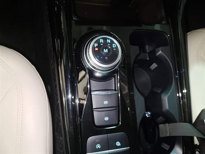 Фото 7 - Ford Explorer