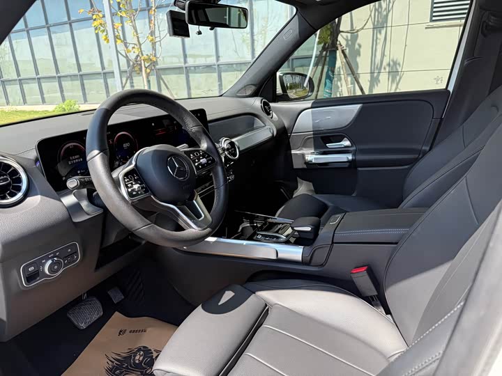 Фото 4 - Mercedes-Benz GLB-Class