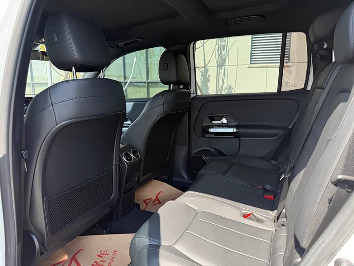 Фото 6 - Mercedes-Benz GLB-Class