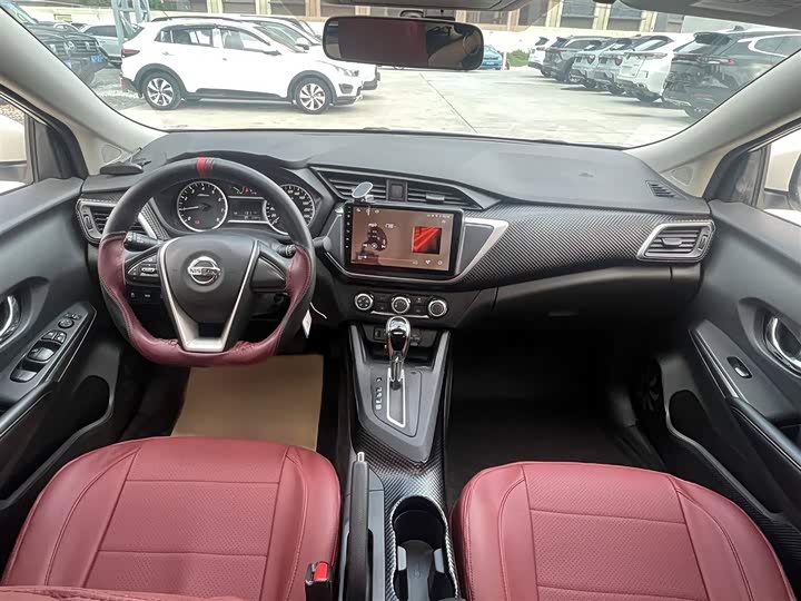 Фото 13 - Nissan Lannia