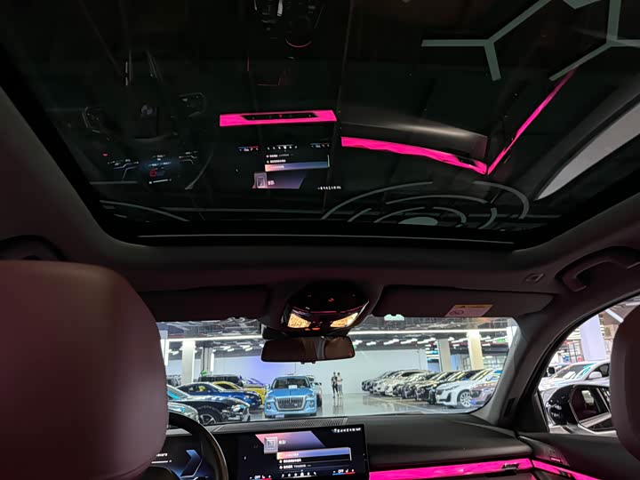 Фото 13 - BMW 5 Series