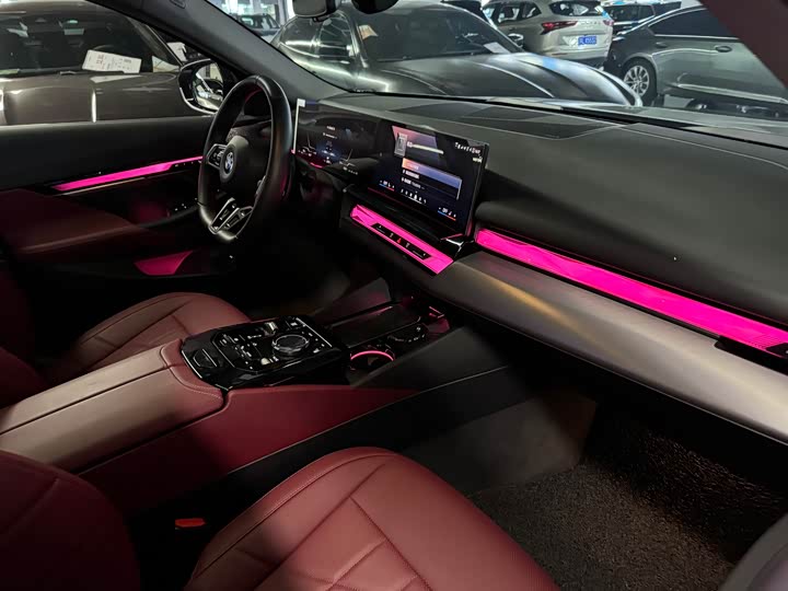 Фото 19 - BMW 5 Series