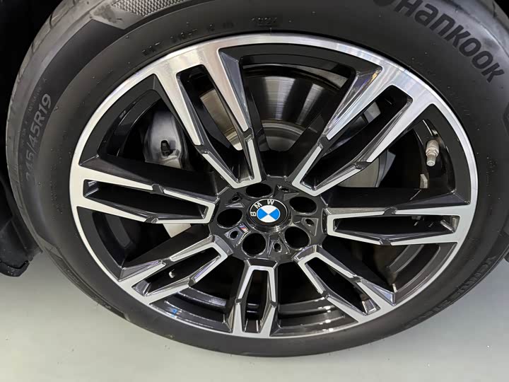 Фото 20 - BMW 5 Series