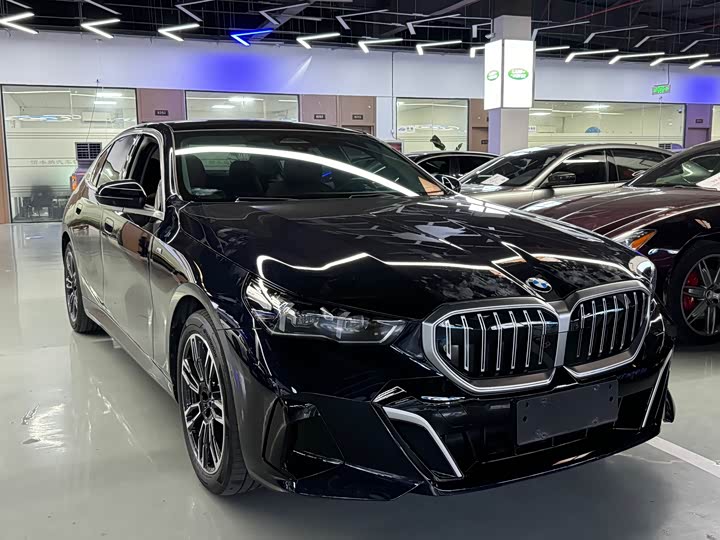Фото 3 - BMW 5 Series