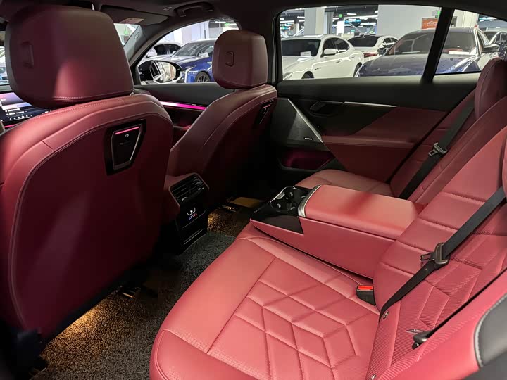 Фото 9 - BMW 5 Series