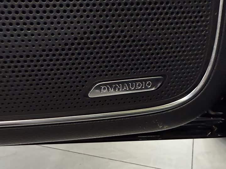 Фото 5 - Hongqi H5