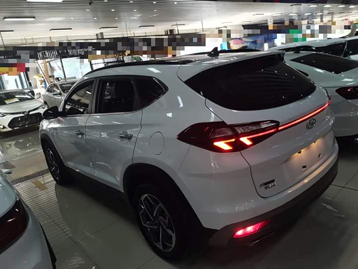 Фото 4 - Hyundai Tucson L