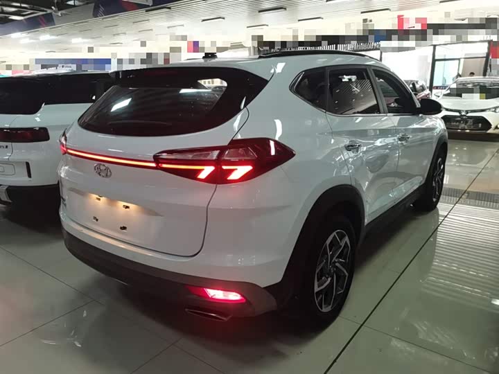 Фото 6 - Hyundai Tucson L