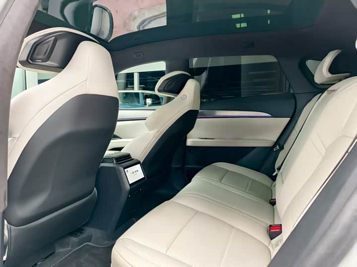 Фото 10 - Geely Jiyue 01