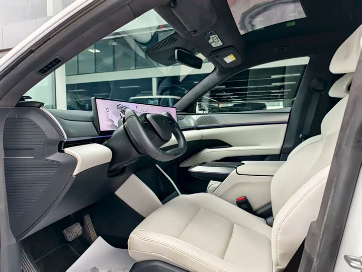 Фото 11 - Geely Jiyue 01