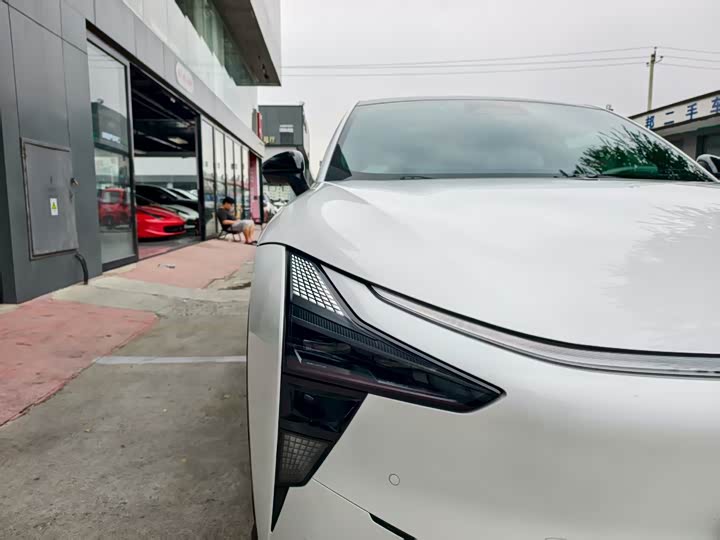 Фото 7 - Geely Jiyue 01