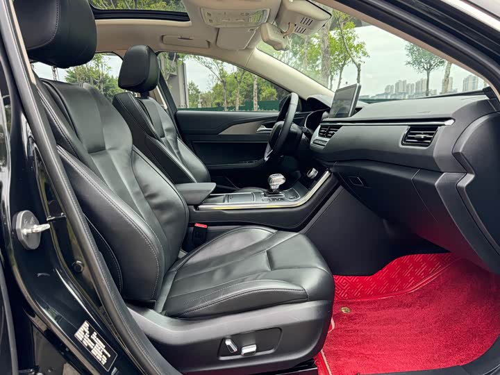 Фото 7 - Hongqi H5