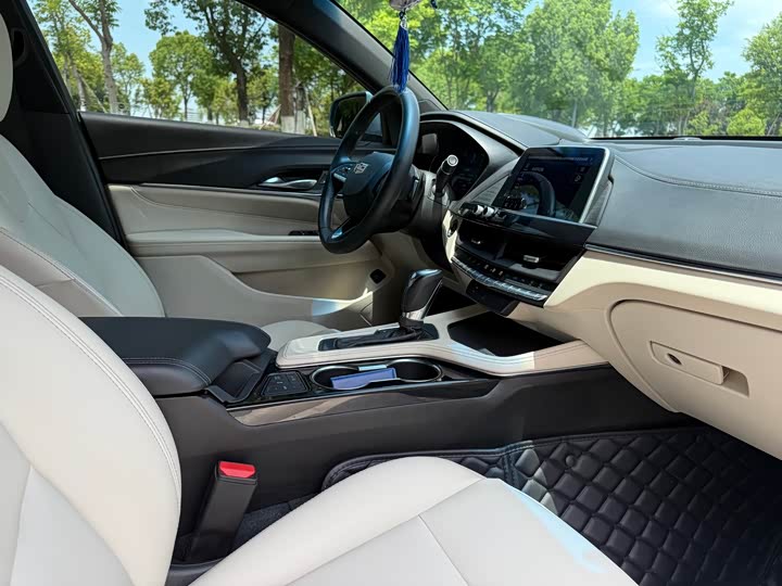 Фото 4 - Cadillac CT4