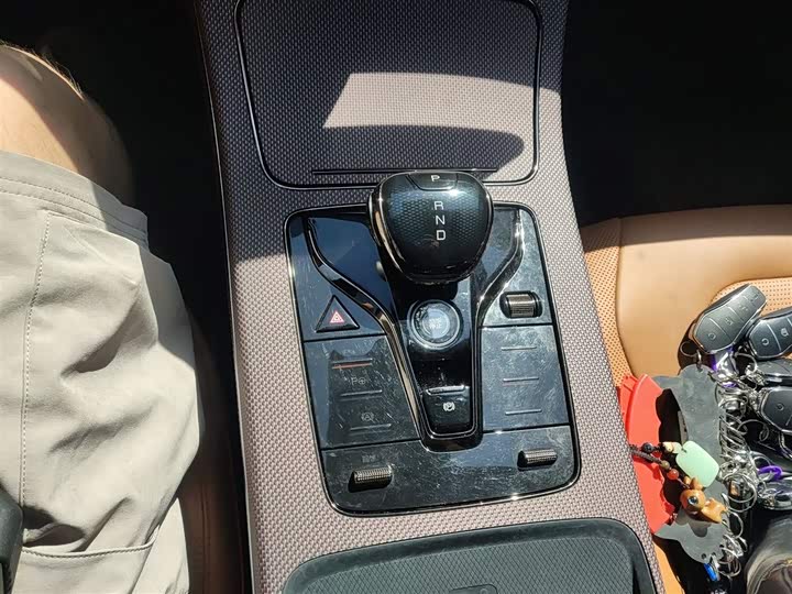 Фото 14 - BYD Han