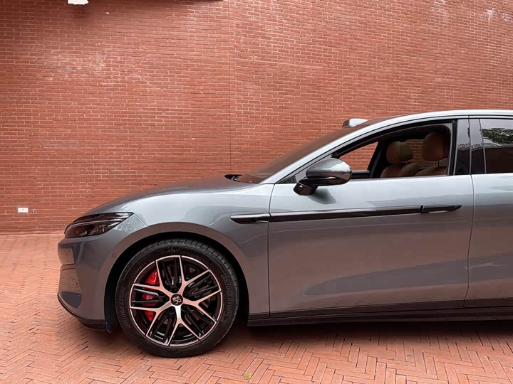 Фото 10 - BYD Han L