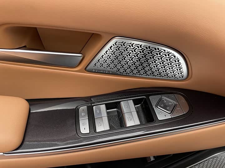 Фото 14 - BYD Han L