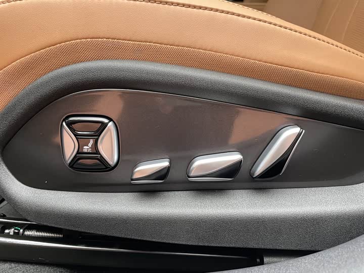 Фото 17 - BYD Han L