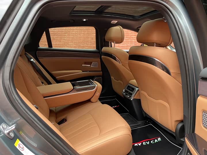 Фото 26 - BYD Han L