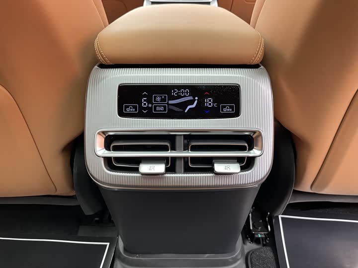 Фото 27 - BYD Han L