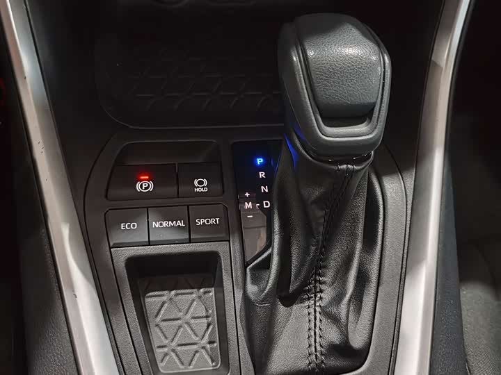 Фото 13 - Toyota Wildlander