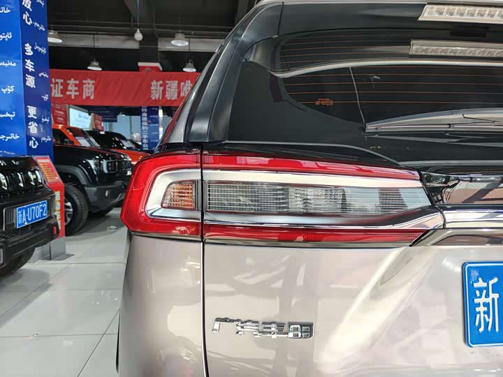 Фото 16 - Toyota Wildlander