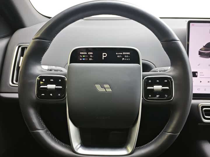 Фото 12 - LiXiang L6