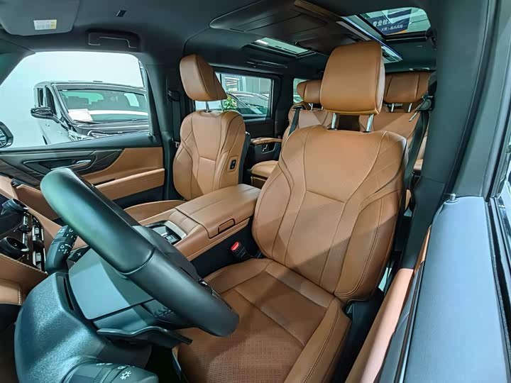 Фото 16 - Toyota Vellfire