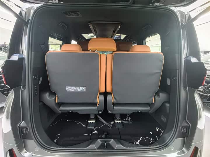 Фото 9 - Toyota Vellfire