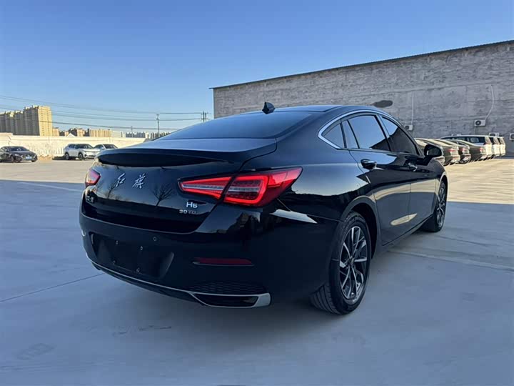 Фото 11 - Hongqi H5