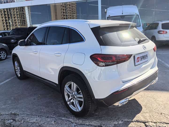 Фото 2 - Mercedes-Benz GLA-Class
