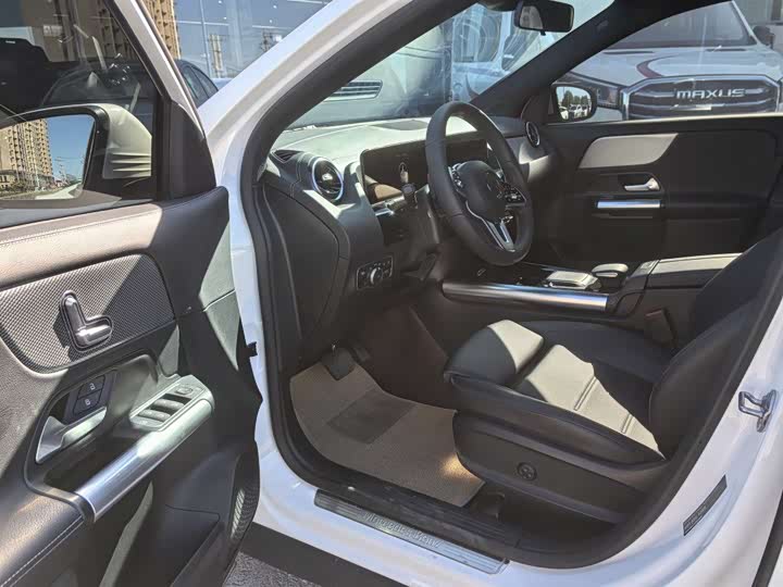 Фото 4 - Mercedes-Benz GLA-Class