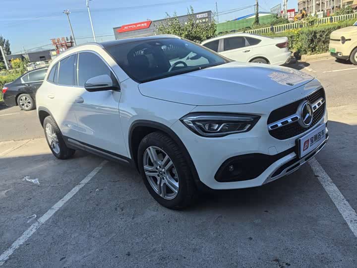 Фото 6 - Mercedes-Benz GLA-Class