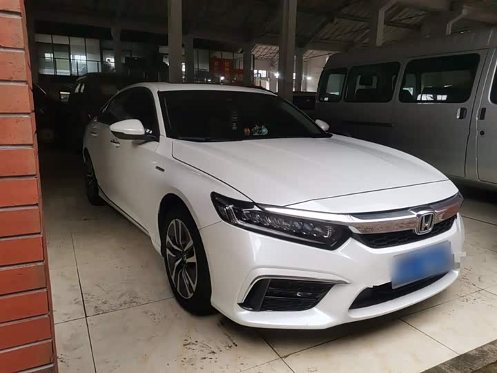 Фото 4 - Honda Inspire