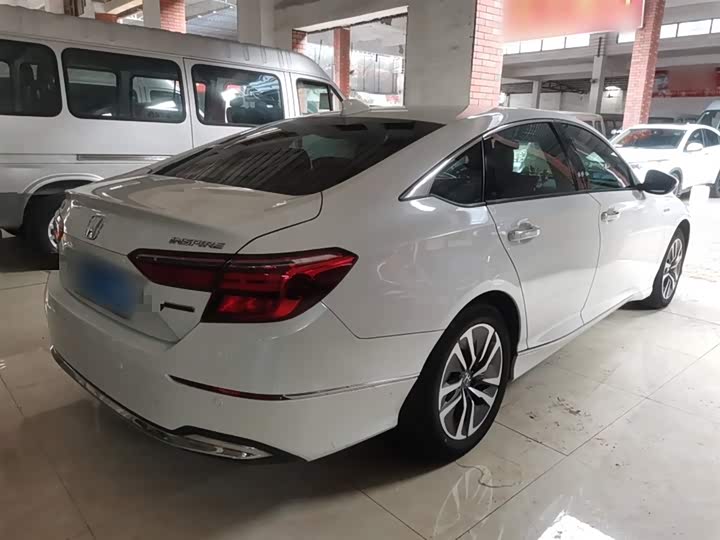 Фото 7 - Honda Inspire