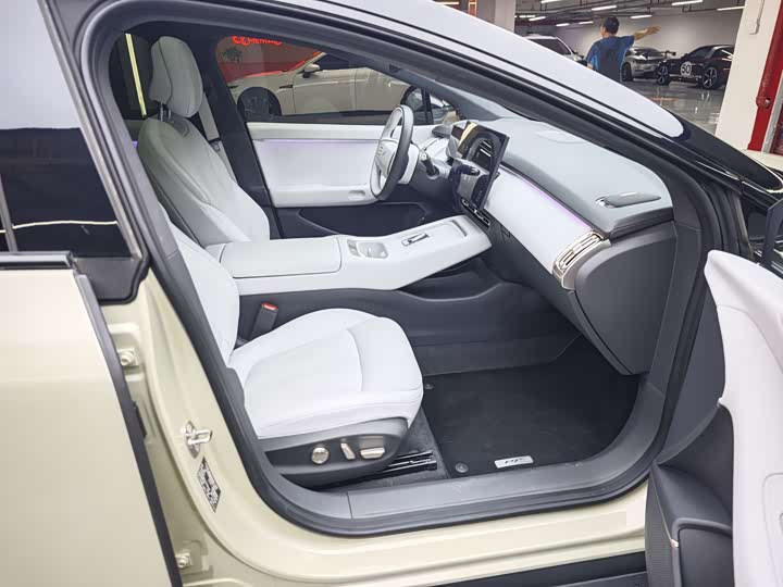 Фото 12 - XPeng F57