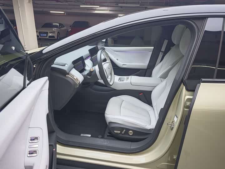 Фото 18 - XPeng F57