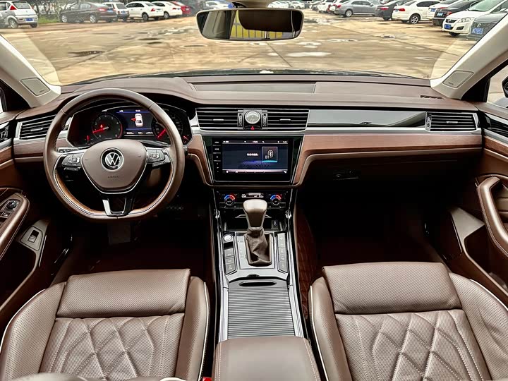 Фото 5 - Volkswagen Phideon