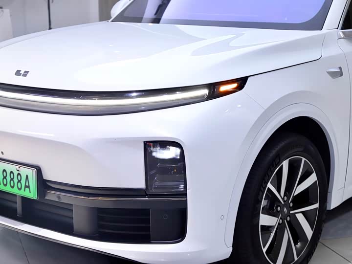 Фото 11 - LiXiang L7