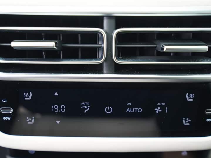 Фото 15 - LiXiang L7