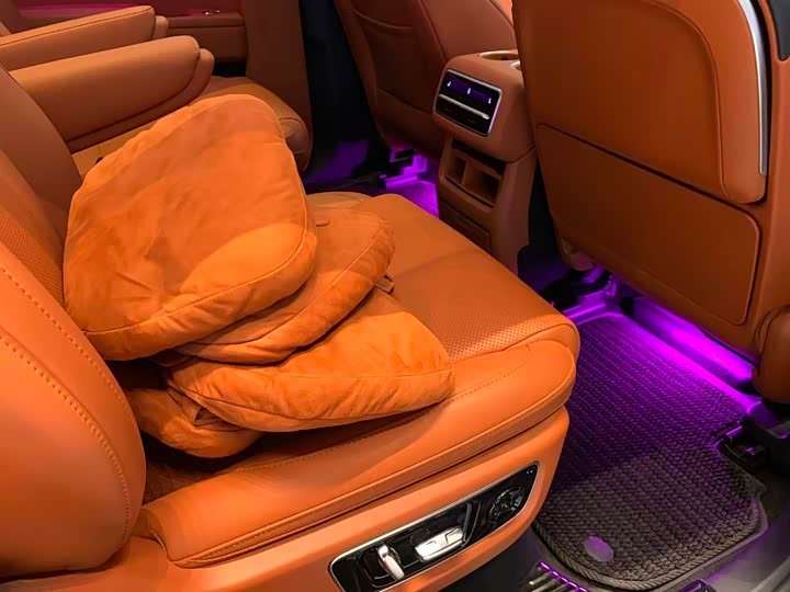 Фото 18 - LiXiang L8