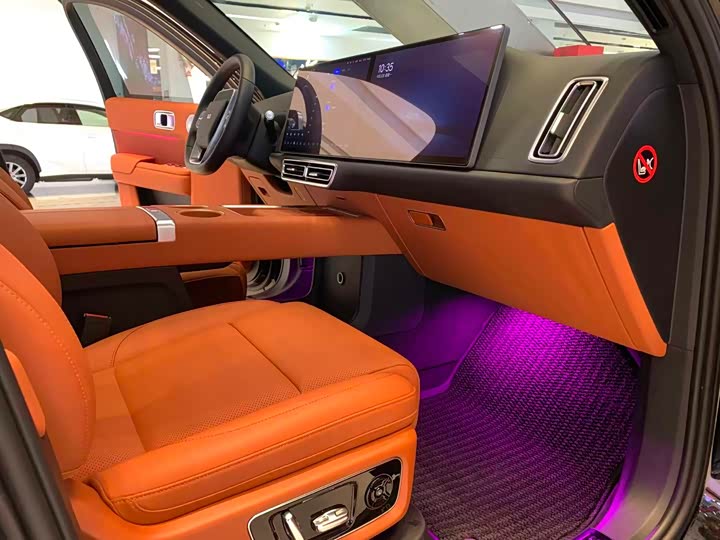 Фото 19 - LiXiang L8